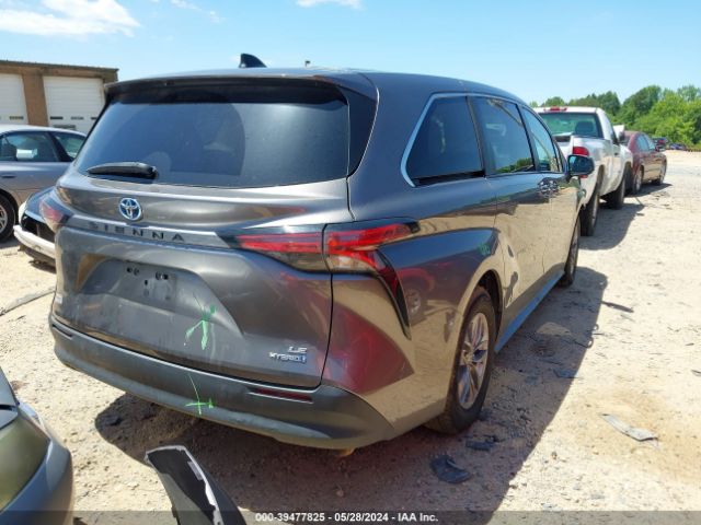 5TDKRKEC1MS018443 Toyota SIENNA LE
