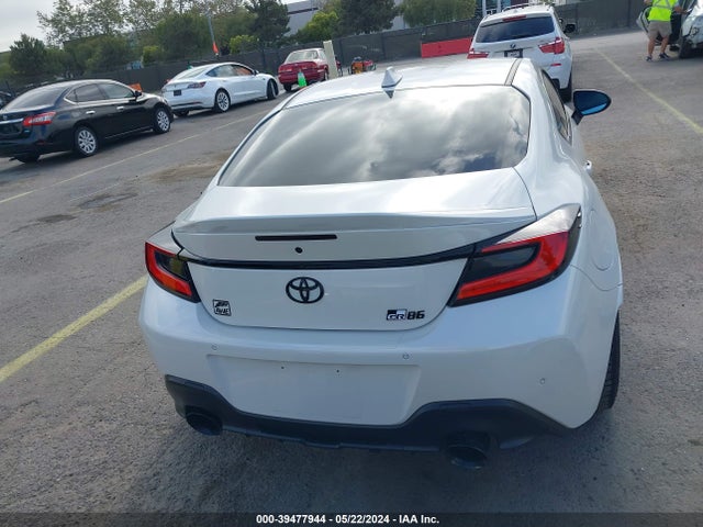 Toyota Gr86 Premium 2024 JF1ZNBE10R8752470 Image 17