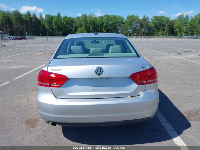 1VWAT7A33FC100126 Volkswagen Passat 1.8t Limited Edition