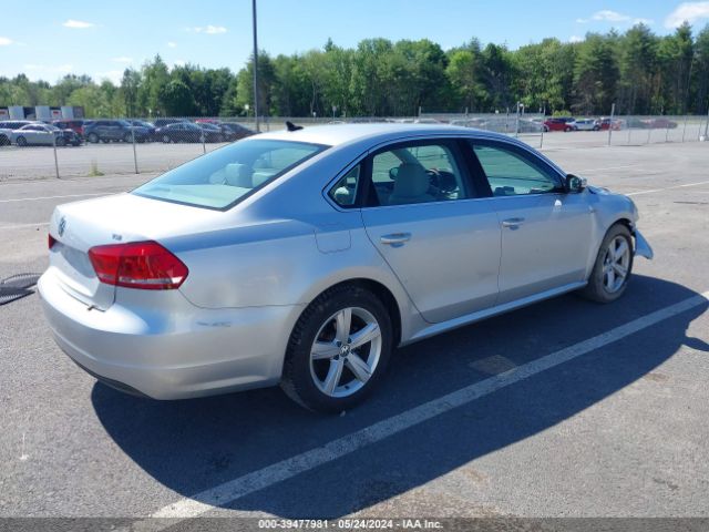 1VWAT7A33FC100126 Volkswagen Passat 1.8t Limited Edition