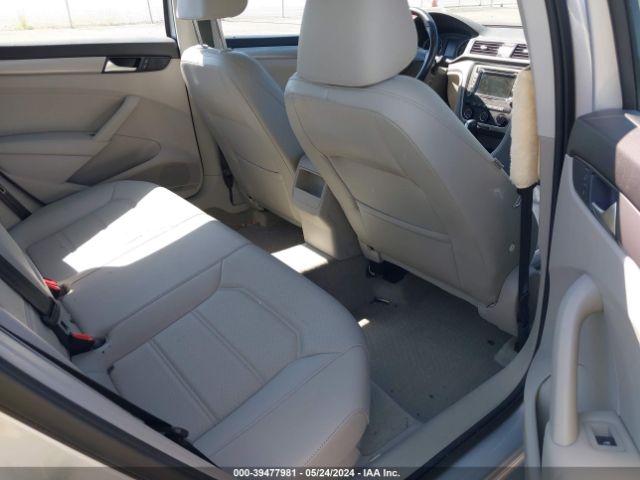 1VWAT7A33FC100126 Volkswagen Passat 1.8t Limited Edition