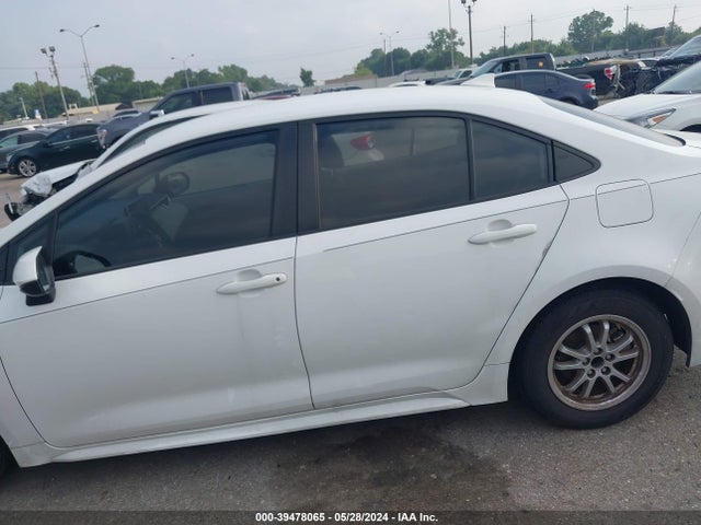 Toyota Corolla Hybrid Le 2021 JTDEAMDE8MJ003292 Image 14