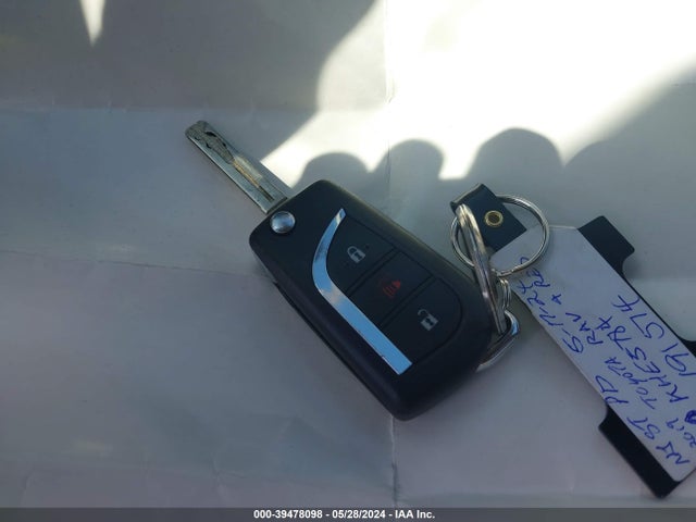 Toyota RAV4 LE 2020 JTMF1RFV6LD050154 Image 11