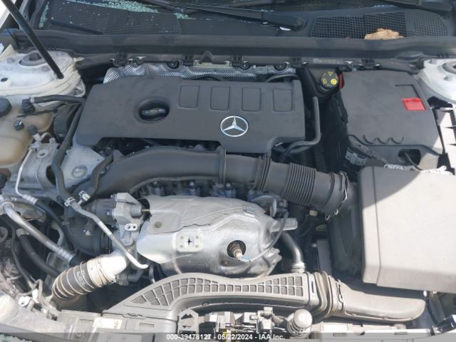 WDD3G4FB8KW026750 Mercedes-Benz A 220 4matic