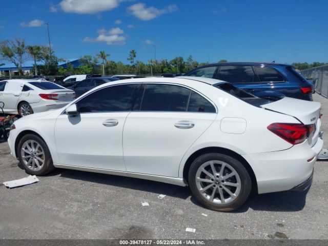 WDD3G4FB8KW026750 Mercedes-Benz A 220 4matic