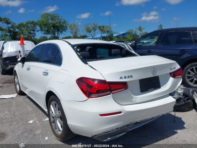 WDD3G4FB8KW026750 Mercedes-Benz A 220 4matic