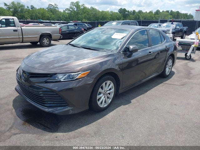 Toyota CAMRY LE 2020 4T1C11AK0LU875281 Image 2
