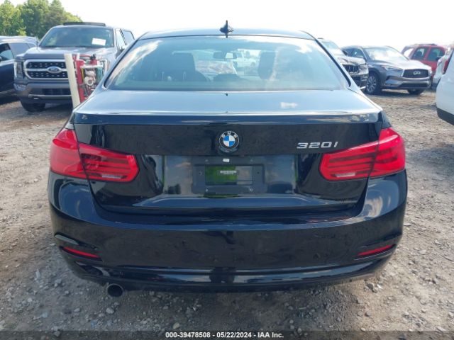 WBA8A9C59JAH12952 BMW 320i