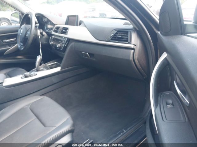 WBA8A9C59JAH12952 BMW 320i