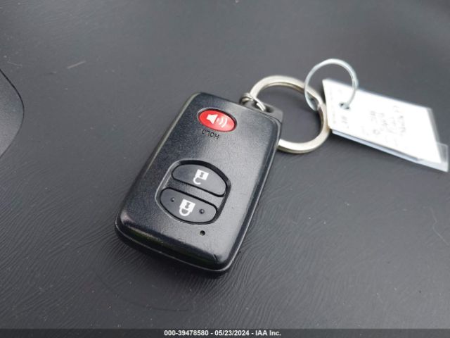 JTDKN3DU2F0469138 Toyota Prius Two