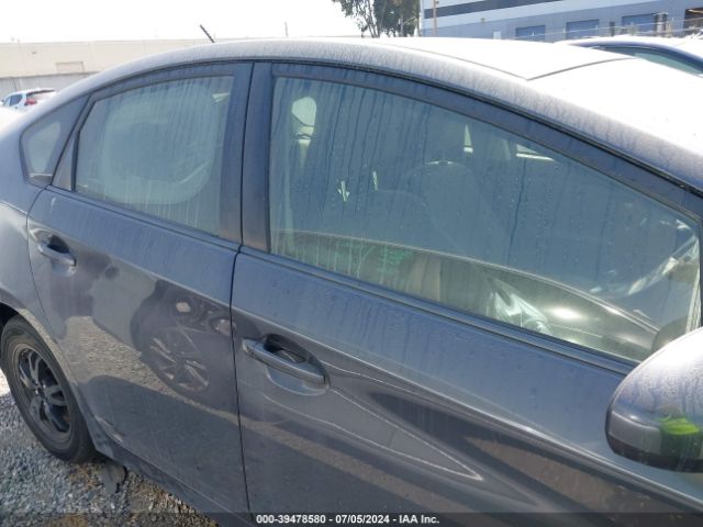 JTDKN3DU2F0469138 Toyota Prius Two