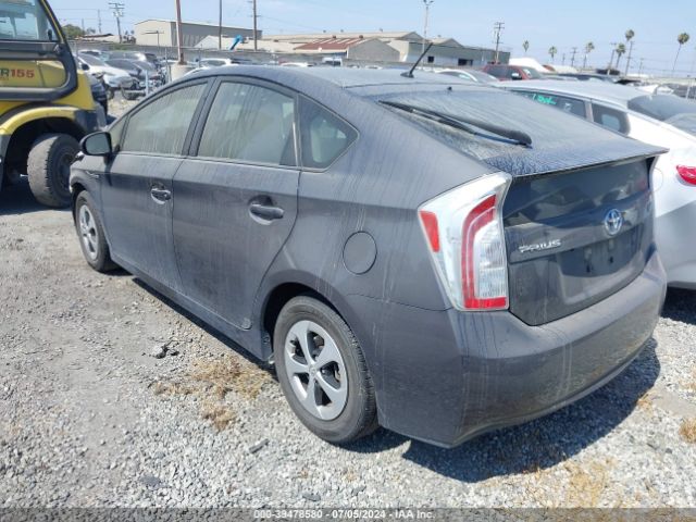 JTDKN3DU2F0469138 Toyota Prius Two