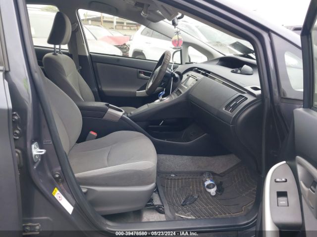 JTDKN3DU2F0469138 Toyota Prius Two