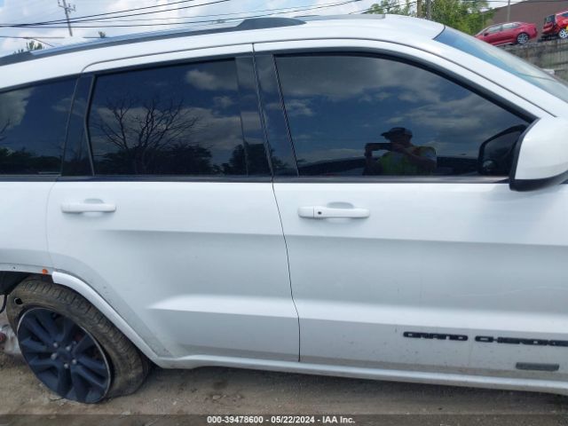 1C4RJFAG4JC383993 Jeep Grand Cherokee Laredo