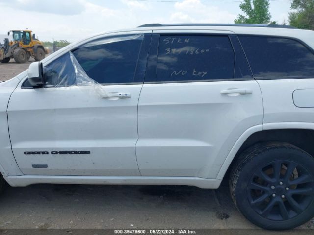 1C4RJFAG4JC383993 Jeep Grand Cherokee Laredo