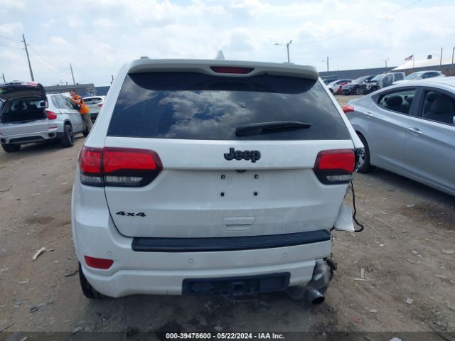 1C4RJFAG4JC383993 Jeep Grand Cherokee Laredo
