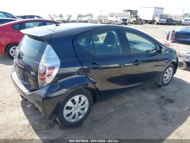 Toyota Prius C Two 2014 JTDKDTB33E1559033 Image 4