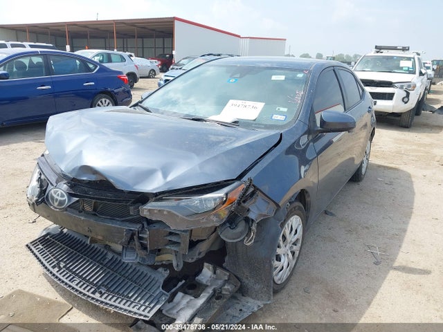 Toyota COROLLA LE 2018 5YFBURHE1JP846730 Image 2