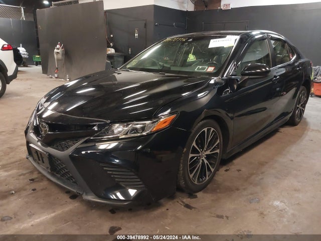 Toyota CAMRY SE 2018 JTNB11HK8J3047628 Image 2