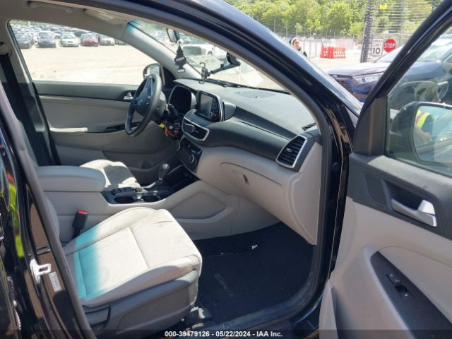 KM8J2CA48MU364114 Hyundai TUCSON SE