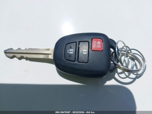 Toyota RAV4 LE 2017 JTMZFREVXHJ706218 Image 11