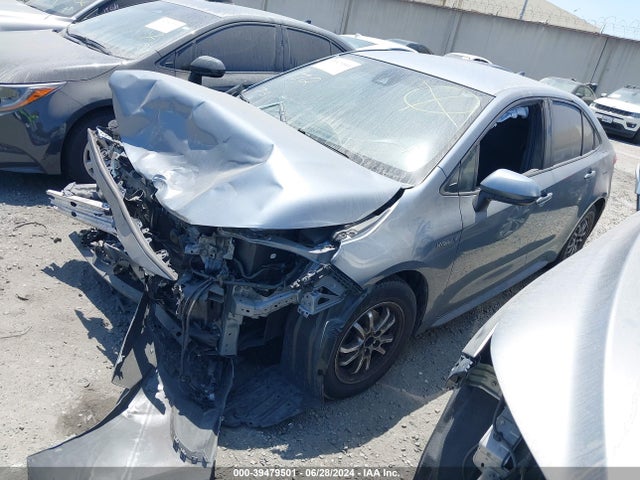 Toyota Corolla Hybrid Le 2021 JTDEAMDE5MJ018607 Image 2