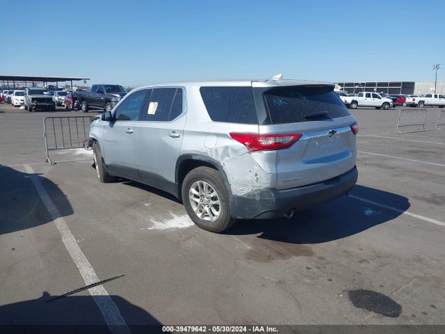 Chevrolet Traverse Ls 2019 1GNERFKW0KJ270141 Image 3