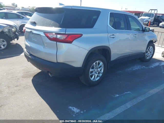 Chevrolet Traverse Ls 2019 1GNERFKW0KJ270141 Image 4