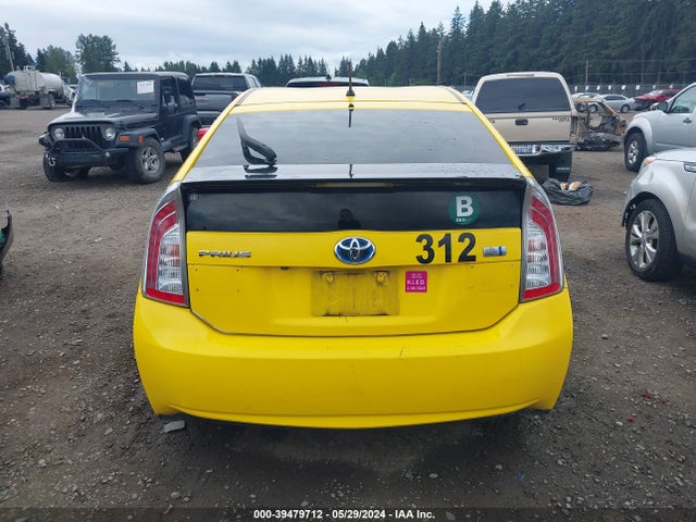 Toyota Prius Two 2015 JTDKN3DU5F0482398 Image 16