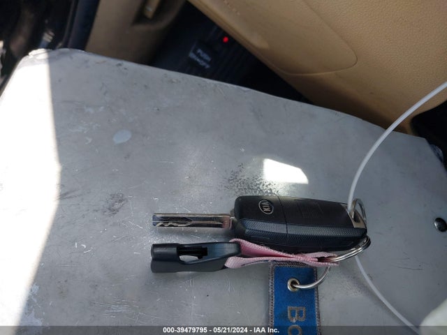 KIA SEDONA LX 2018 KNDMB5C12J6365758 Image 11