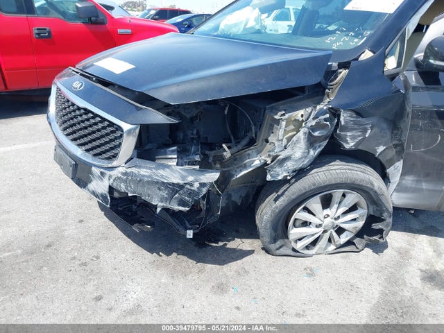 KIA SEDONA LX 2018 KNDMB5C12J6365758 Image 6