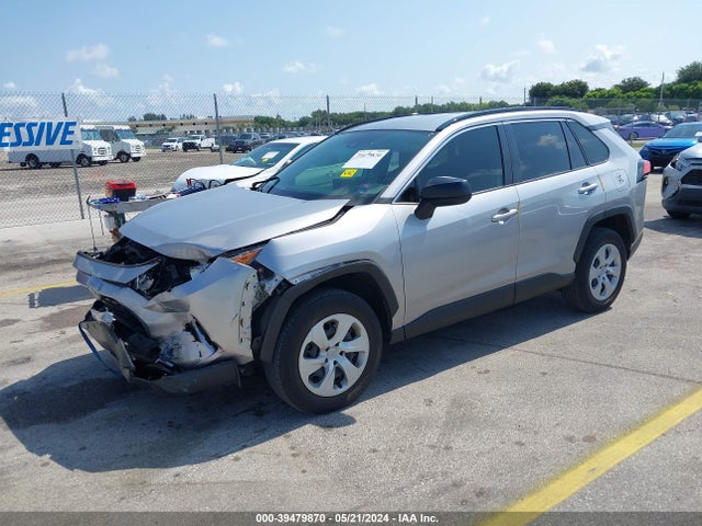 Toyota RAV4 LE 2020 JTMH1RFV7LD051516 Image 2
