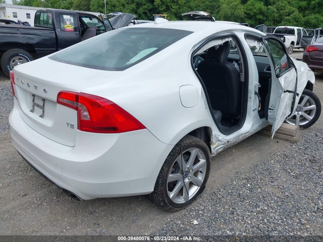Volvo S60 T5 Drive-e 2016 YV126MFJ7G2408941 Image 4