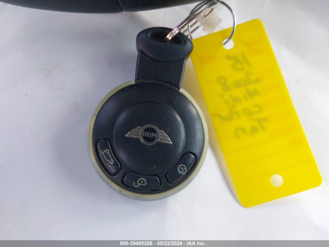 2008 MINI COOPER WMWMF33558TT64446 Photo 10