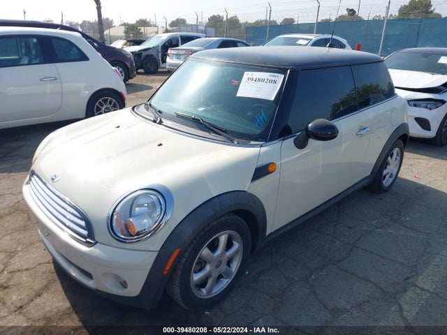 2008 MINI COOPER WMWMF33558TT64446 Photo 1