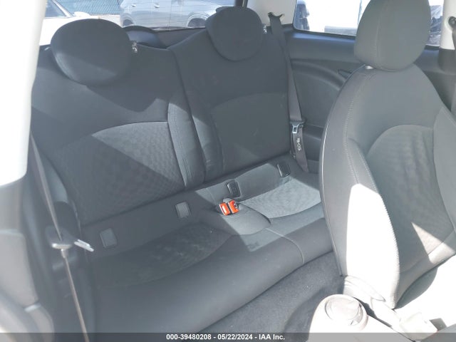 2008 MINI COOPER WMWMF33558TT64446 Photo 7