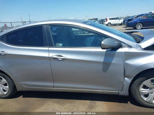 Hyundai ELANTRA SE 2016 5NPDH4AE4GH736898 Image 13