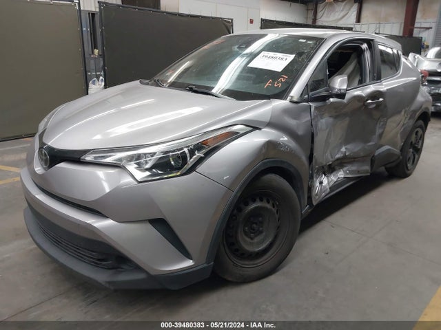 Toyota C-HR LE 2019 JTNKHMBX5K1026864 Image 2