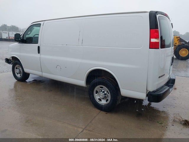 Chevrolet Express 2500 Work Van 2018 1GCWGAFP7J1177530 Image 3