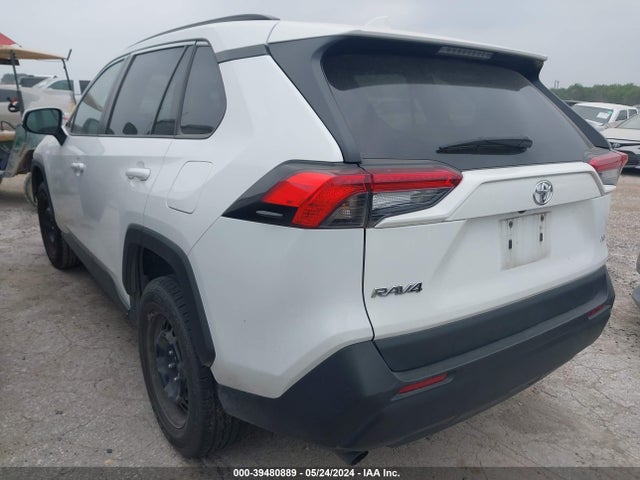 Toyota RAV4 LE 2021 2T3K1RFV7MW123096 Image 3