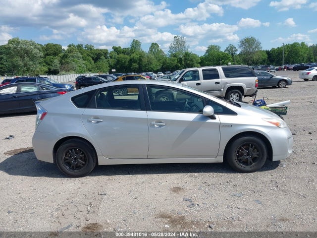 Toyota Prius Two 2015 JTDKN3DU3F0459301 Image 13