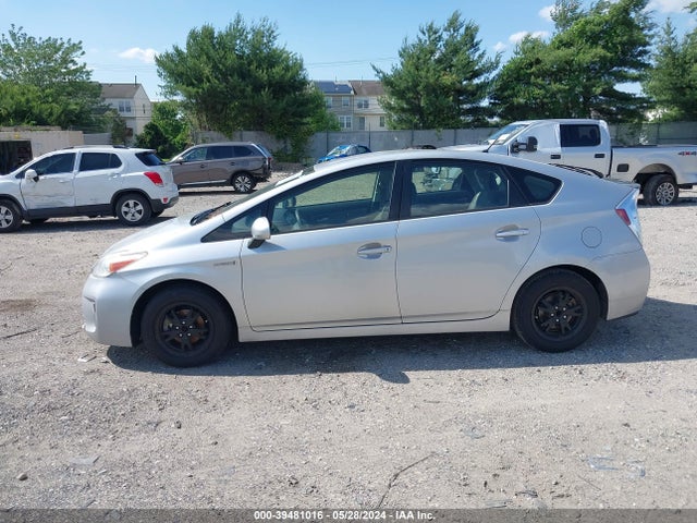 Toyota Prius Two 2015 JTDKN3DU3F0459301 Image 14