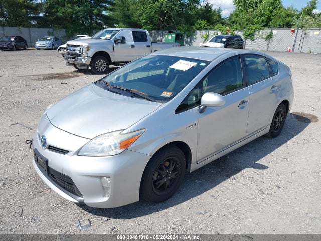 Toyota Prius Two 2015 JTDKN3DU3F0459301 Image 2