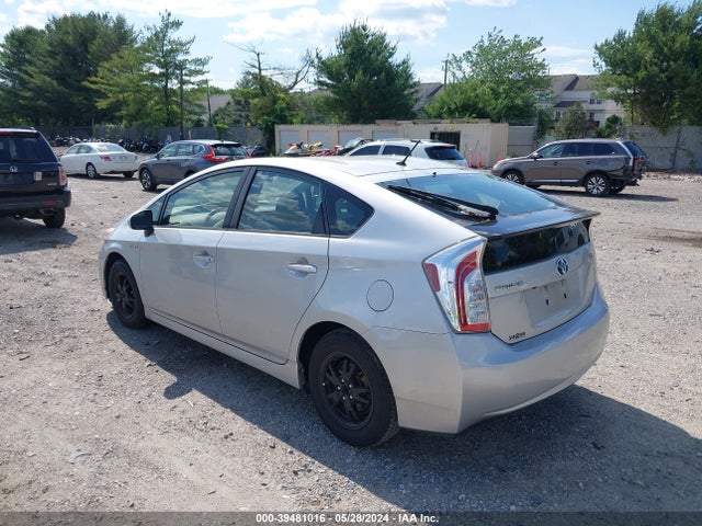 Toyota Prius Two 2015 JTDKN3DU3F0459301 Image 3