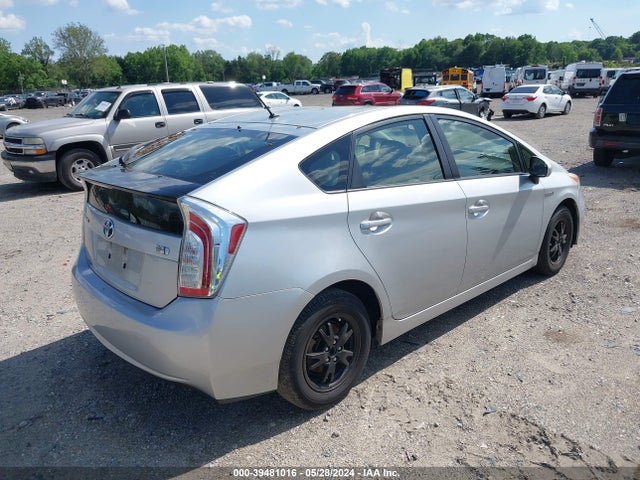 Toyota Prius Two 2015 JTDKN3DU3F0459301 Image 4