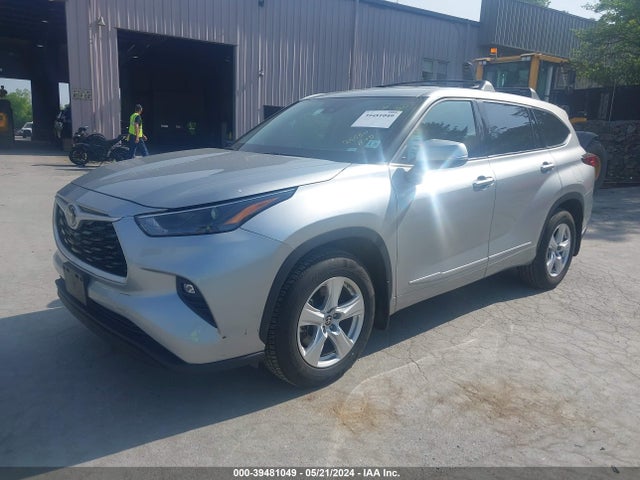 Toyota Highlander Le 2022 5TDBZRBH8NS250032 Image 2