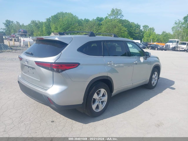 Toyota Highlander Le 2022 5TDBZRBH8NS250032 Image 4