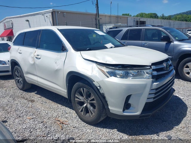 Toyota Highlander Le 2018 5TDZARFH8JS039732 zdjęcie główne
