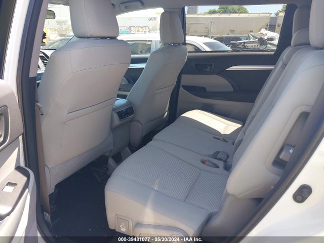 Toyota Highlander Le 2018 5TDZARFH8JS039732 Image 8