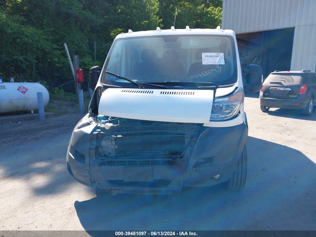 3C6TRVNG2JE156028 RAM Promaster 1500 Low Roof 118 Wb